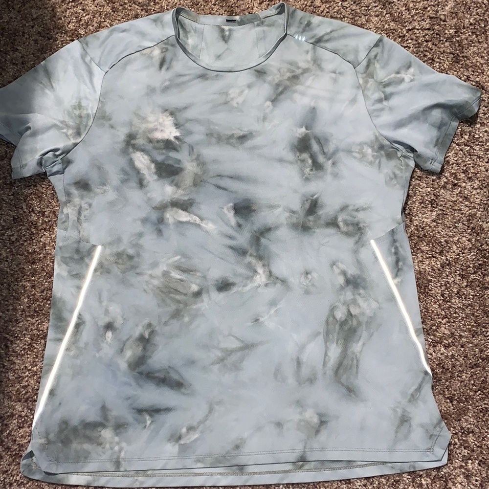 ⭐️MENS LULULEMON SHIRT⭐️ Size Large